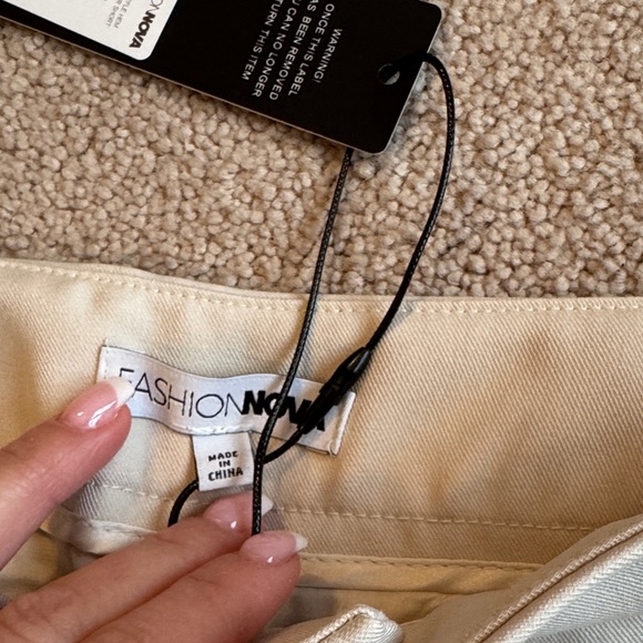 High Waist Cream Ruffle Shorts - Picture 5 of 8